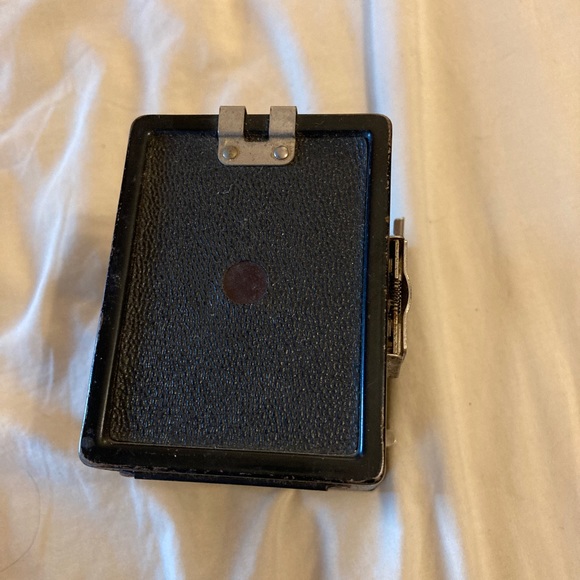 Vintage 1941 Agfa Cadet A - 8 Flash box camera - Picture 3 of 6